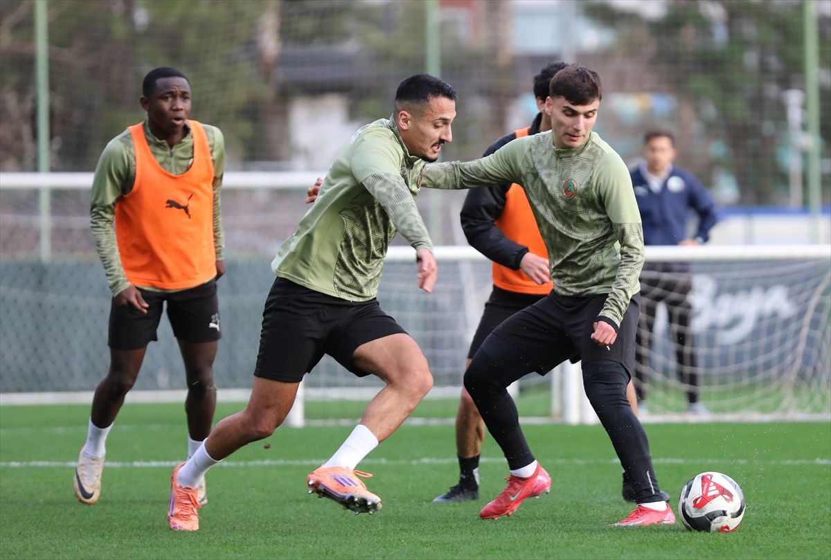 Alanyaspor, Konyaspor Maçına Hazırlanıyor