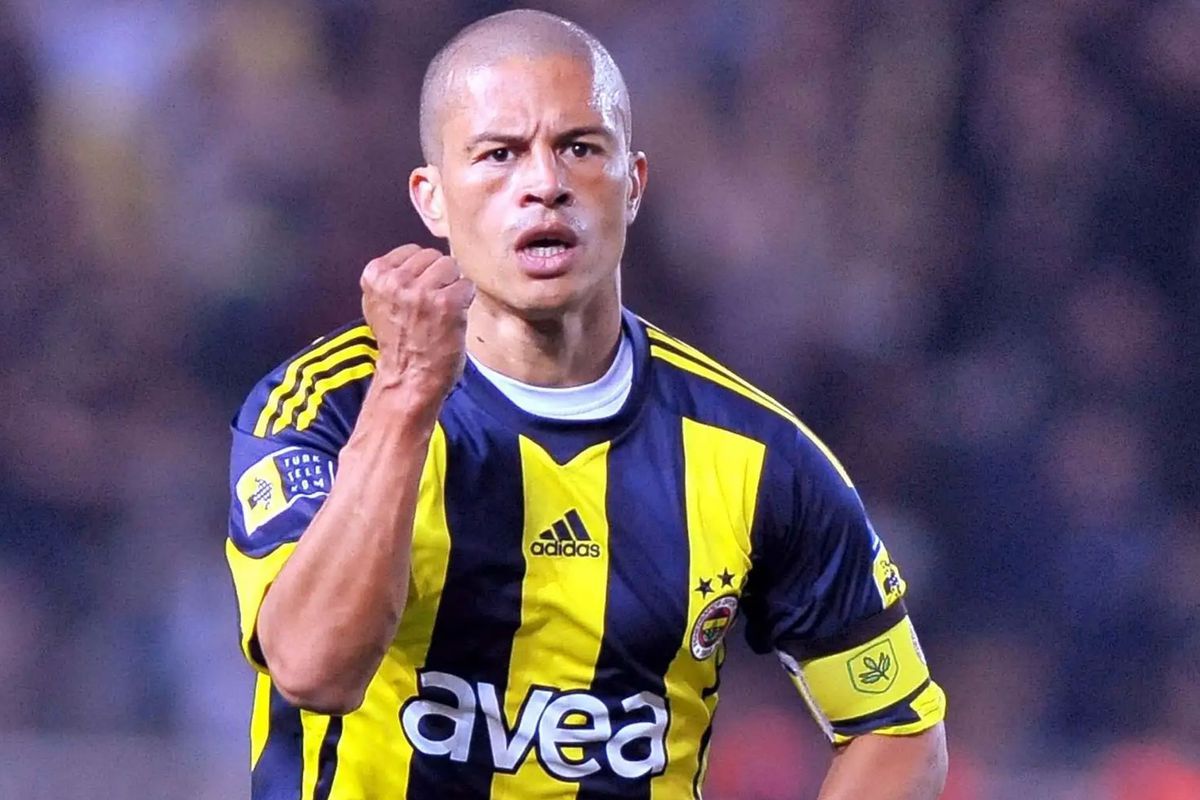 Alex, Fenerbahçe’nin paylaşımına yorum yaptı! Taraftarlar beğeni yağdırdı