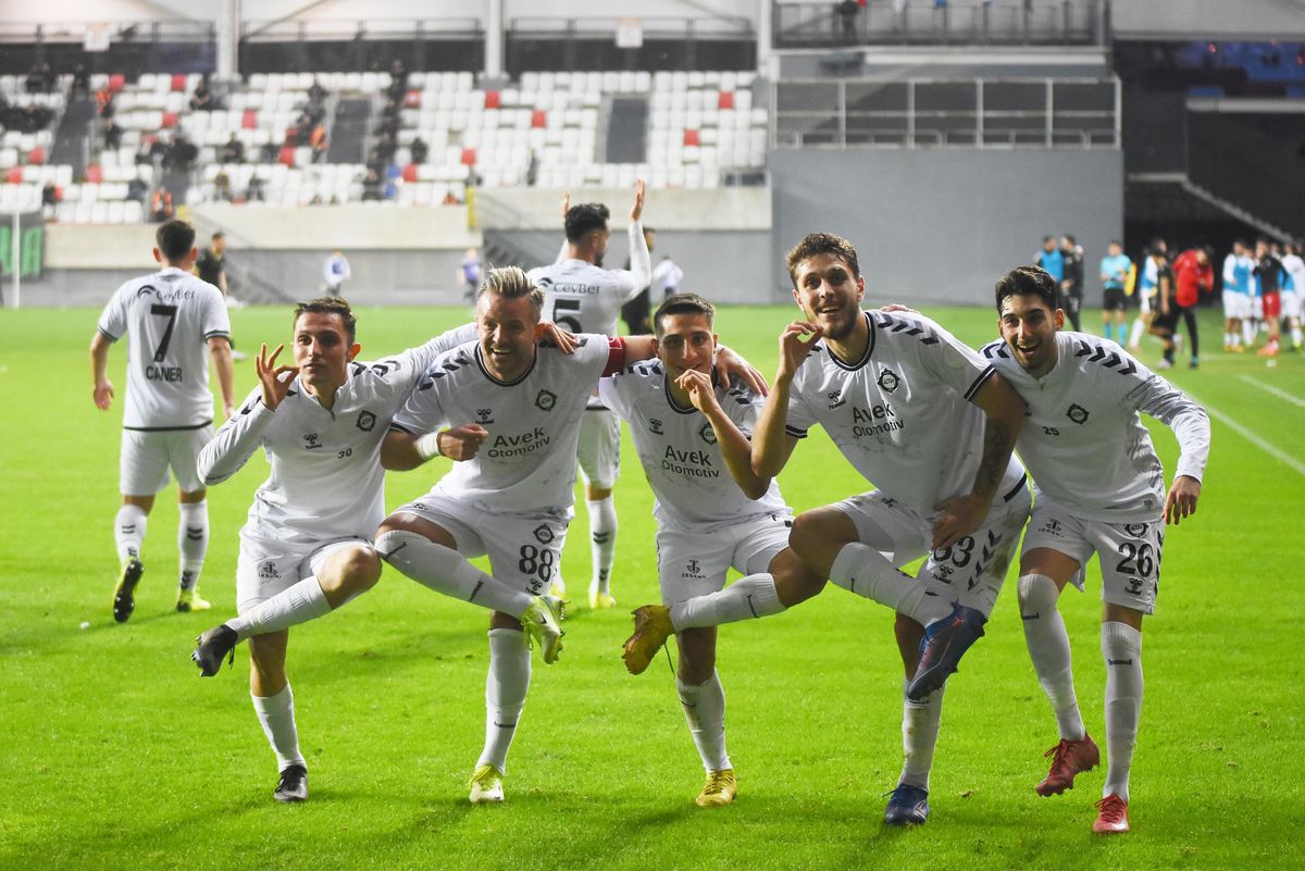 Altay’da Gençler Parlıyor