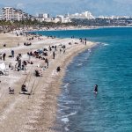 Antalya’da iki ayrı mevsim bir arada