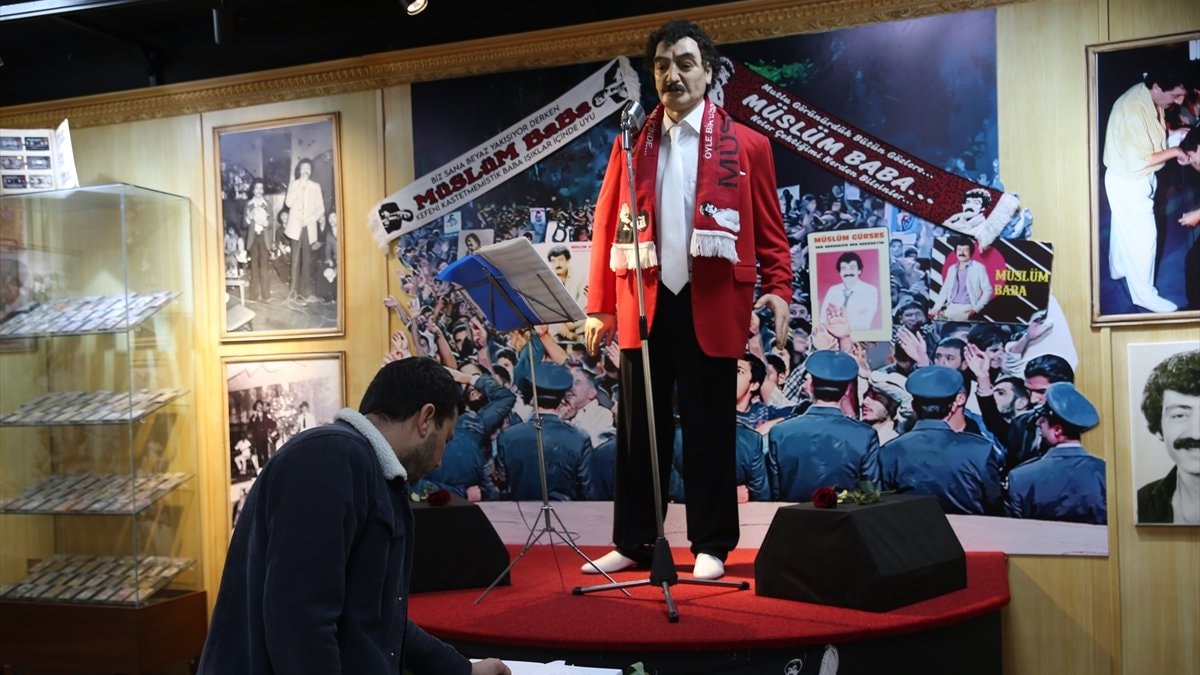 Arabeskin unutulmaz sesi ‘Müslüm Baba’ Şanlıurfa’daki müzede anılıyor
