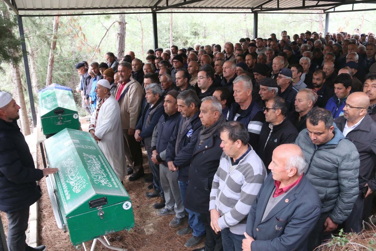 Babaanne ve Torun Toprağa Verildi