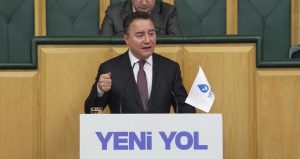 Babacan’dan Kıyafet Eleştirisi