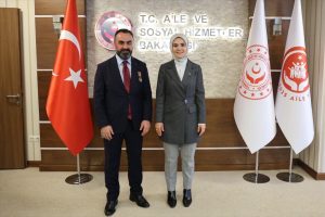 Bakan Göktaş, Gaziler ve Şehit Aileleri ile Görüştü