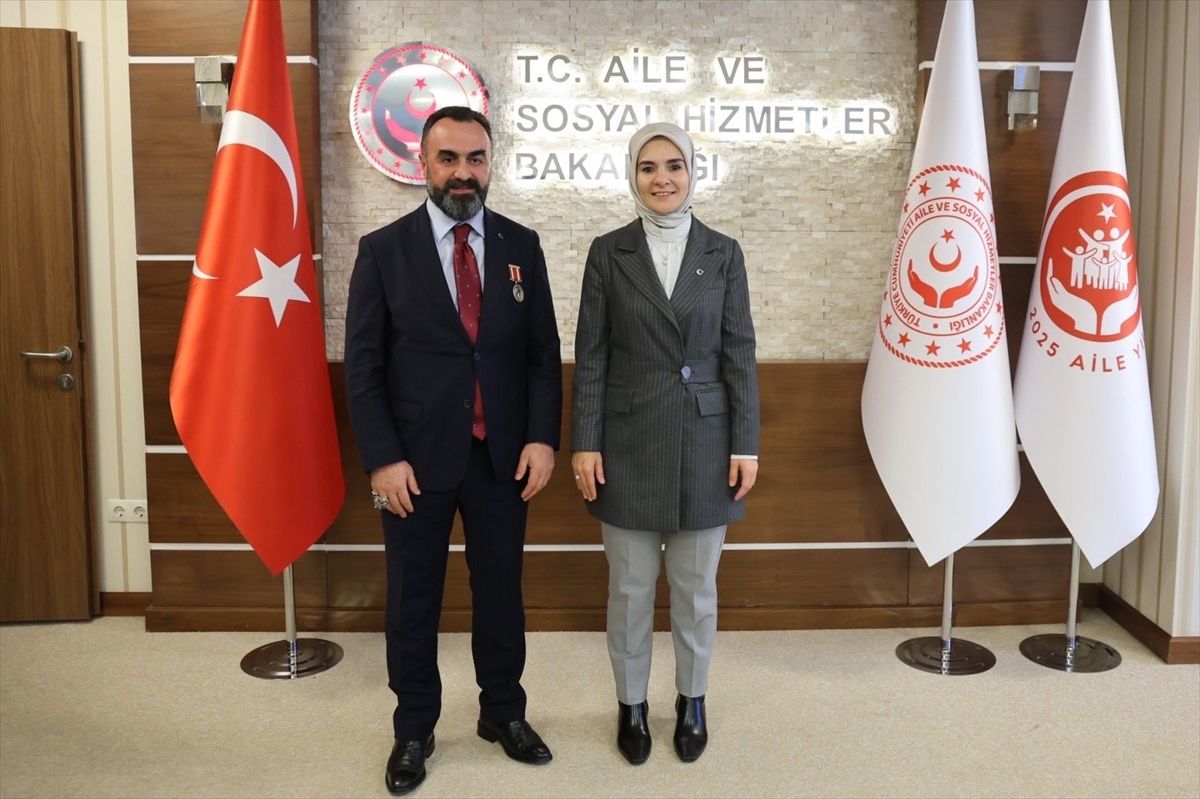 Bakan Göktaş, Gaziler ve Şehit Aileleri ile Görüştü