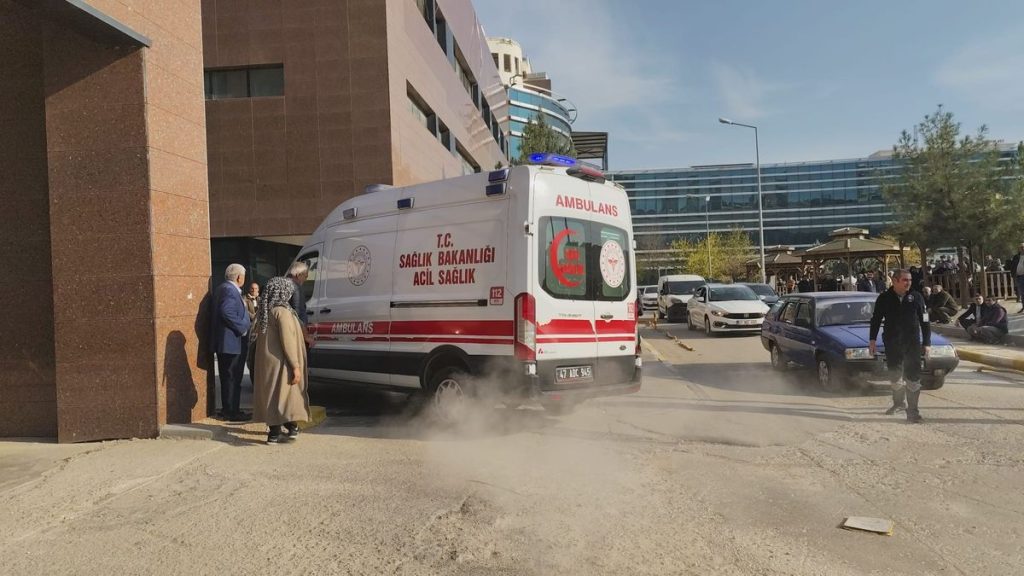 Balkondan Düşen 3 Yaşındaki Kız Çocuğu Ağır Yaralandı