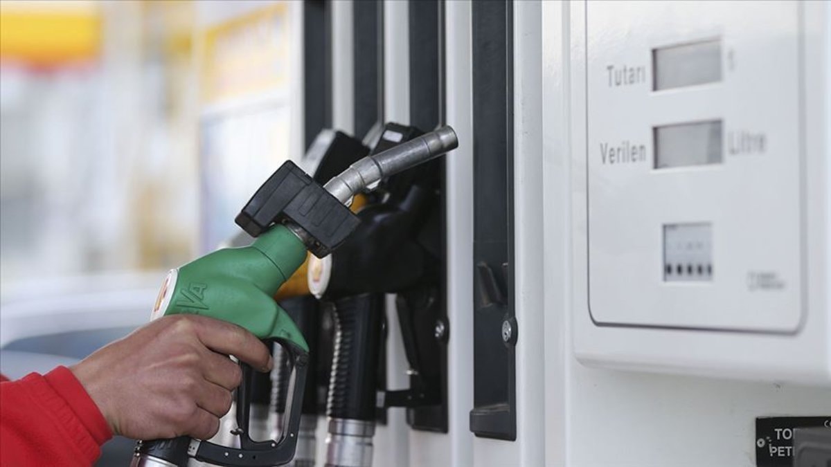 Benzin ve motorine zam geldi