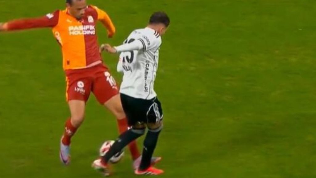Beşiktaş’tan Galatasaray derbisinde kırmızı kart beklentisi