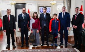 Bilinçli Tüketici Yarışmasında Ödüller Dağıtıldı