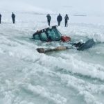 Çıldır Gölü’nde Traktör Suya Gömerken Kurtuldu