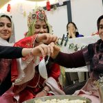 Elazığ’da üniversiteli kızlar, yurtta yöresel lezzetleri öğreniyor