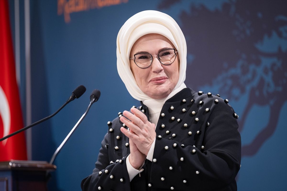 Emine Erdoğan, AK Parti’nin “Köklerden Geleceğe Kadın Kolları Teşkilat Çalıştayı”nın kapanışında konuştu Açıklaması