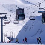 Erzurum Palandöken’de kayak keyfi sürüyor