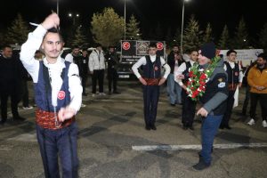 Erzurumlu Otizmli Kardeşlerden Kayak Başarısı