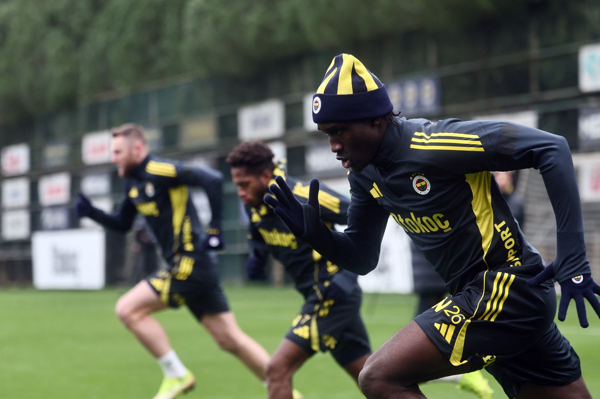 Fenerbahçe Trabzonspor Maçına Hazırlanıyor