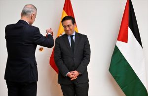 Filistin, İspanya Dışişleri Bakanı’na Nişan Verdi
