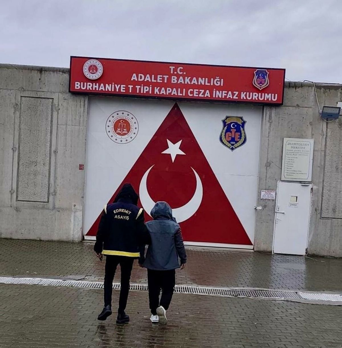 Firari Hükümlü Edremit’te Yakalandı