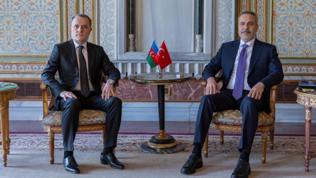 Hakan Fidan Azerbaycanlı mevkidaşıyla görüştü