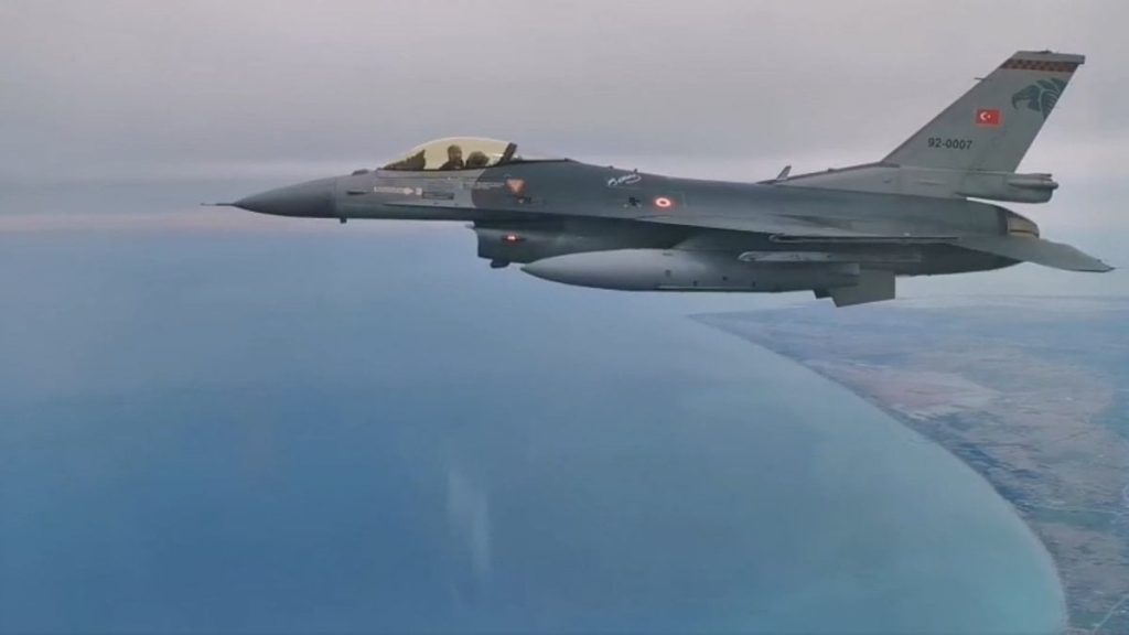 Hava Kuvvetleri’nden Karadeniz’de eğitim uçuşu