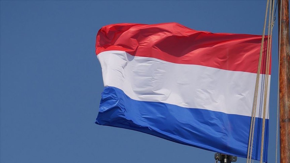 Hollanda, Akdeniz’e savaş gemisi gönderiyor