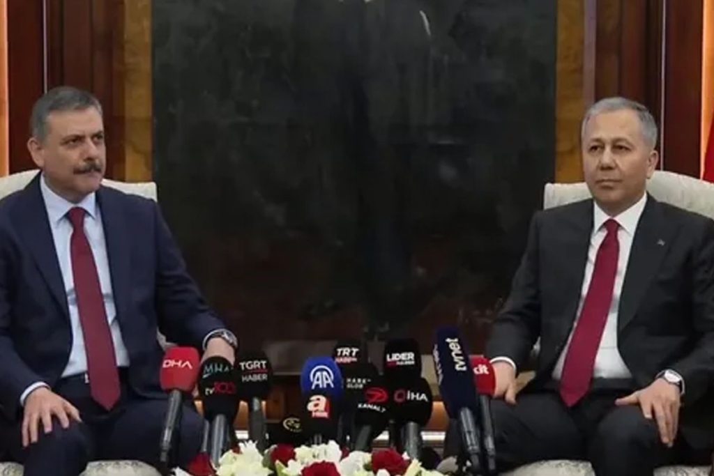 İçişleri Bakanlığı’nda devir teslim! Ali Yerlikaya, görevini Mustafa Çiftçi’ye bıraktı