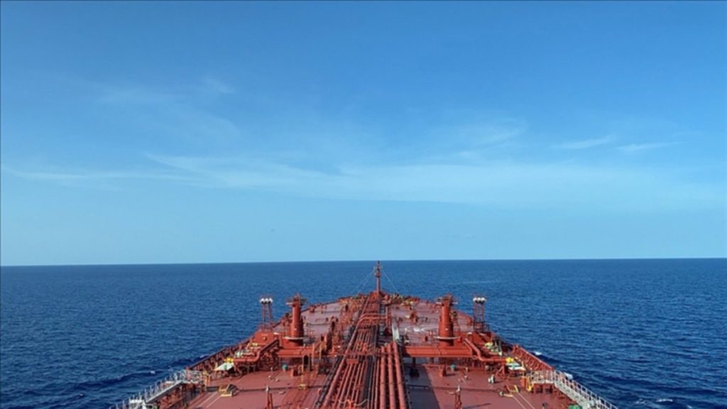 İran, Hürmüz Boğazı’nda uyarıları dikkate almayan petrol tankerini vurdu