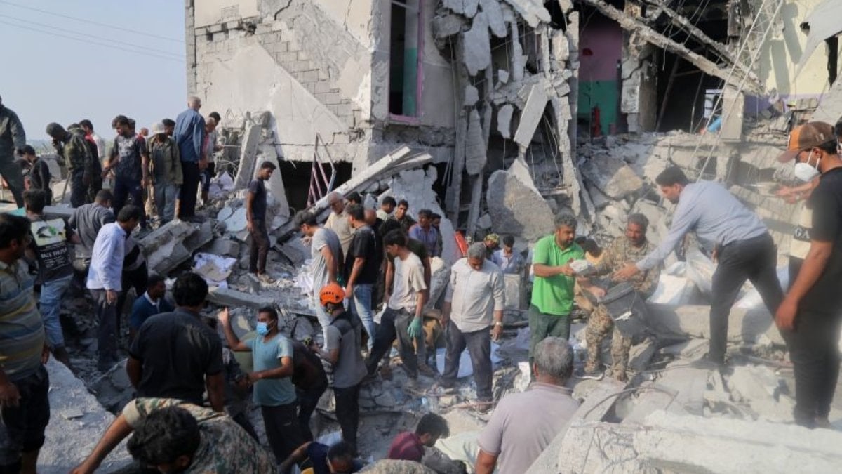 İran’da hayatını kaybedenlerin sayısı 867’ye yükseldi