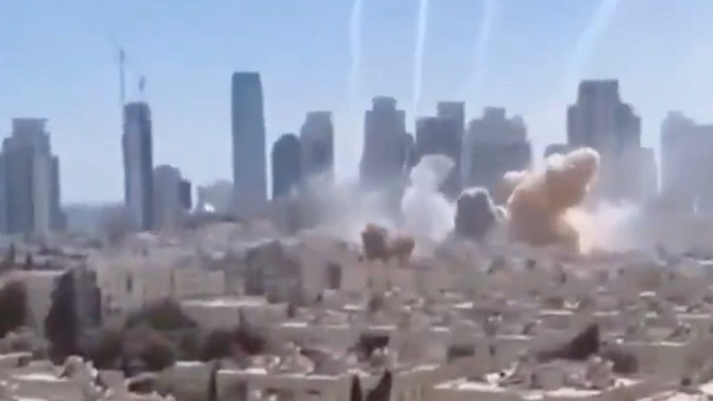 İran’ın, Tel Aviv’i vuran füzelerine ilişkin yeni görüntüler ortaya çıktı