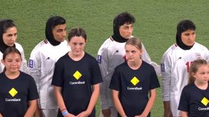 İranlı kadın futbolcular seremonide milli marşı söylemedi