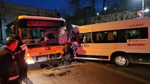 İstanbul’da İETT otobüsü kaza yaptı