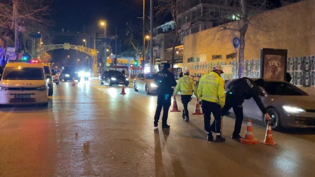İstanbul’da makas atan sürücüye 90 bin lira ceza kesildi