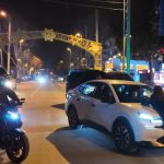 İstanbul’da polis uygulamasında alkollü yolcu bir aracın önüne atladı