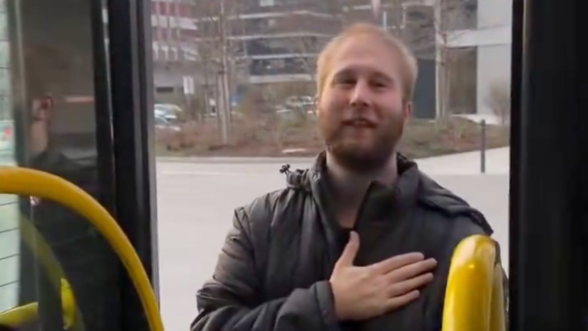 İsviçre’nin sokaklarında da ‘Kabe’de Hacılar’ ilahisi dillerden düşmüyor
