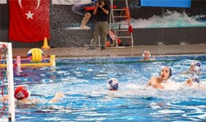 İzmir Büyükşehir Belediyesi sporcuları başarıdan başarıya koşuyor