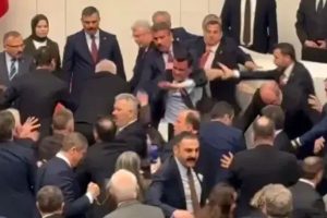 İzmir Meclisinde Akın Gürlek Tartışması