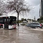 İzmir’de Sağanak Yağış Trafiği Olumsuz Etkiledi