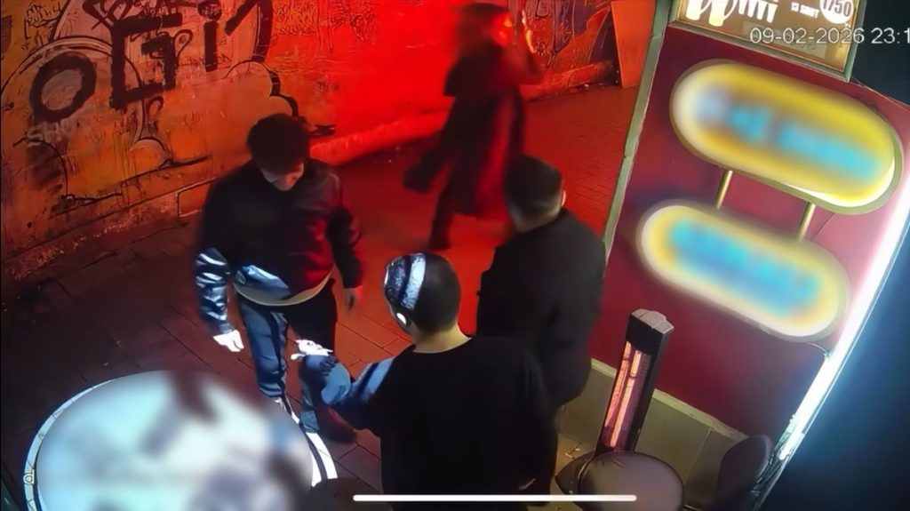 Kadın Turist Çantasını Kaybetti