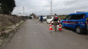 Kilis’te TIR Devrildi, Sürücü Kurtuldu