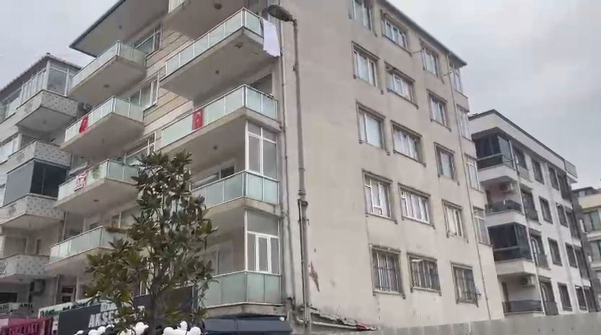 Küçükçekmece’de İnşaatta Duvar Yıkıldı