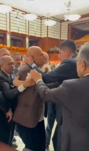 Mahmut Tanal’Dan Osman Gökçek’e: Döveceğim onu