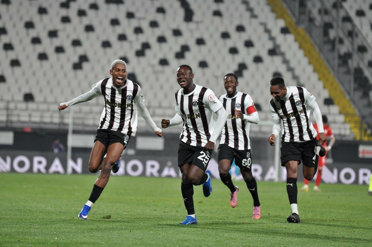 Manisa FK, Esenler Erokspor ile Zorlu Kapışmada