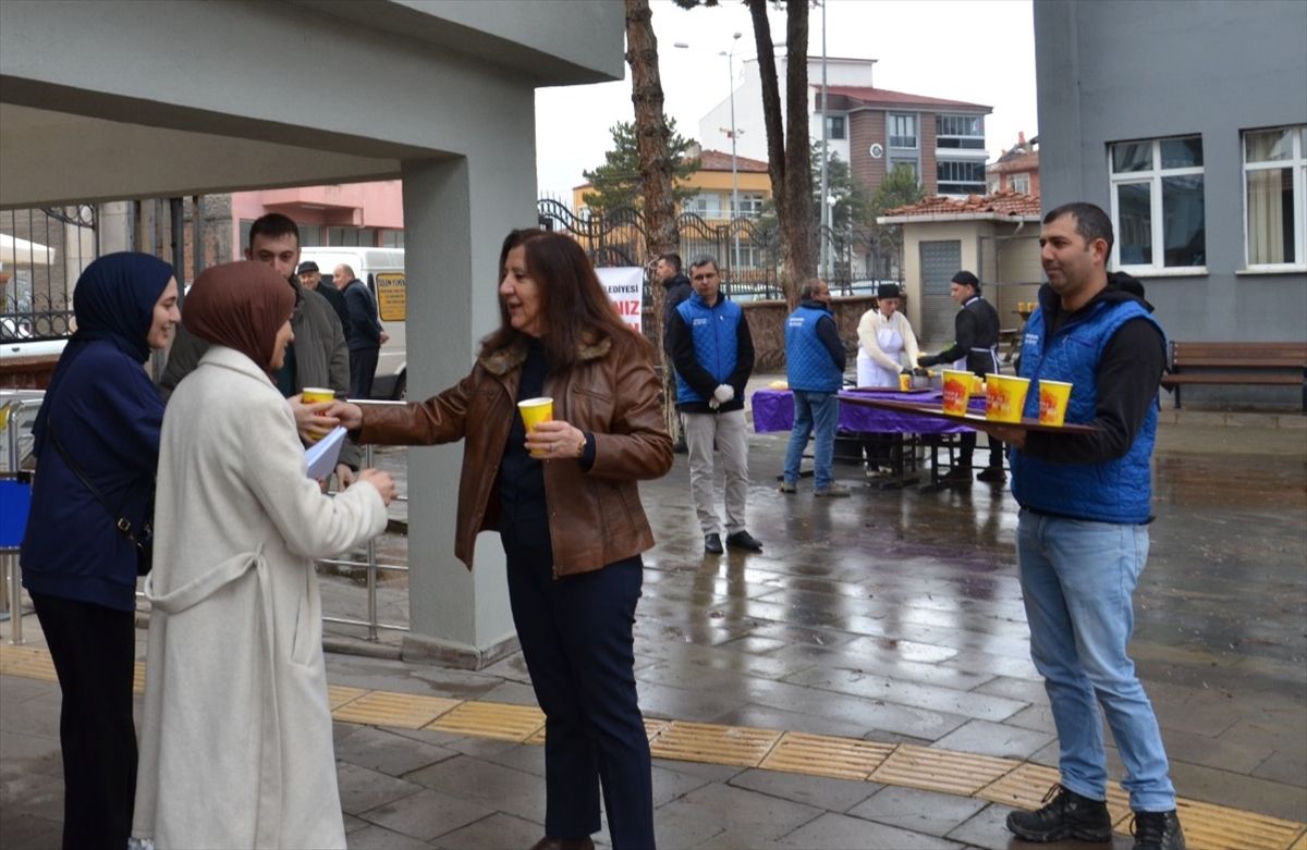 Öğrencilere Sıcak Çorba İkramı