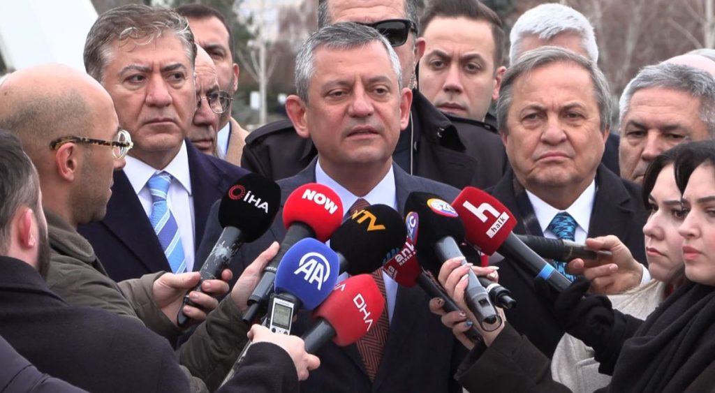 Özgür Özel: Bakanlık yargılanmama imkanı veriyor