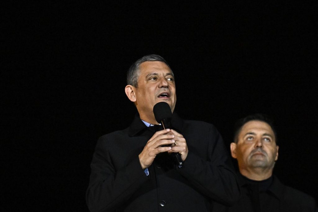 Özgür Özel Büyükada’da Miting Düzenledi