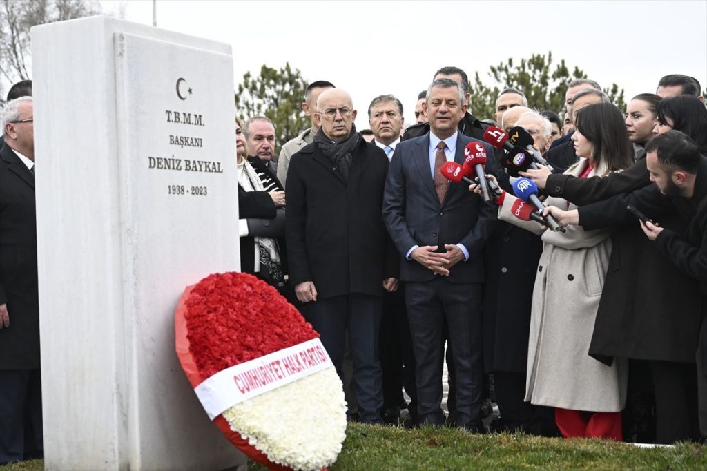 Özgür Özel: CHP, işgallere karşı duruyor