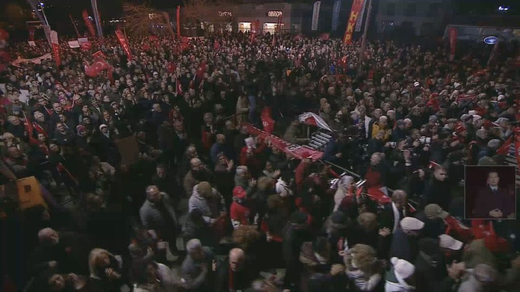 Özgür Özel, CHP’nin Adalar Mitinginde Hukuk ve Siyaset Üzerine Konuştu
