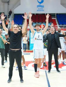 Petkimspor Liderlik İçin Sahaya Çıkıyor