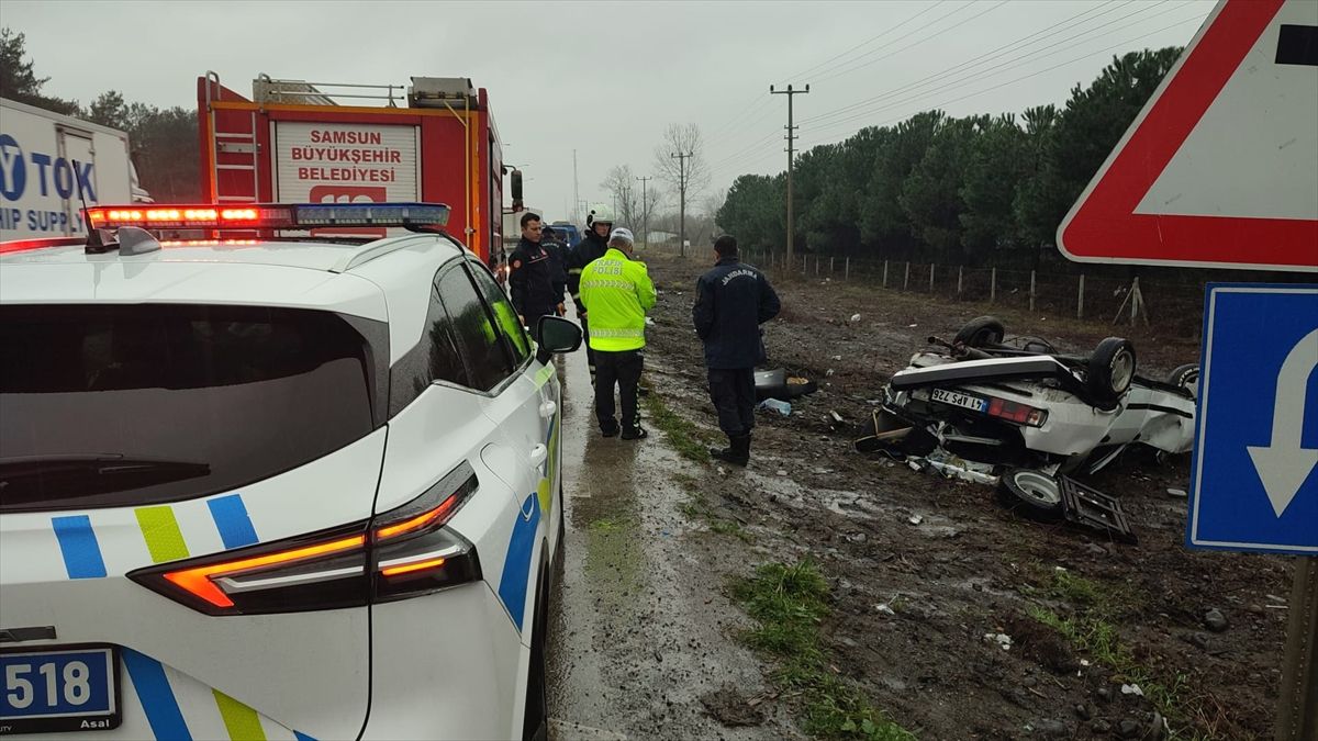 Samsun’da Otomobil Devrildi: 2 Yaralı