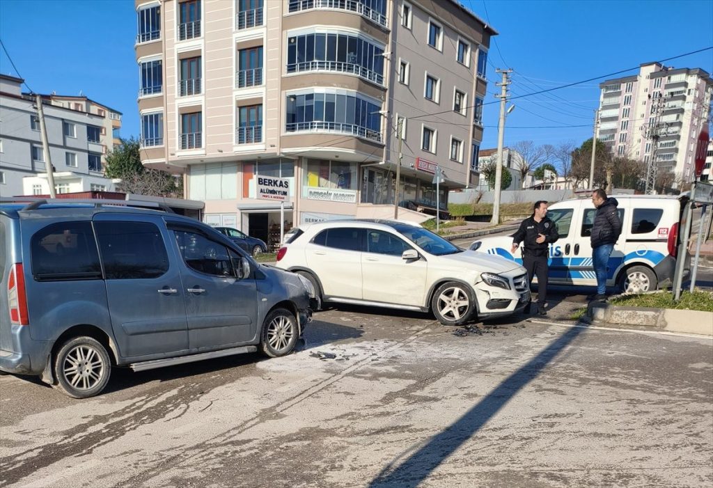 Samsun’da Trafik Kazası: 3 Yaralı