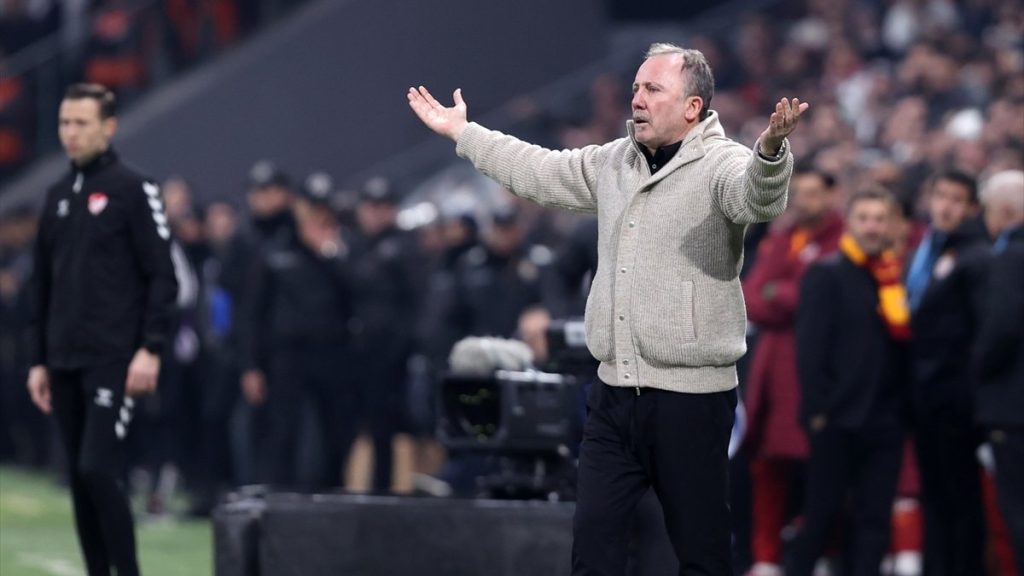 Sergen Yalçın’dan maç sonu hakeme olay sözler!